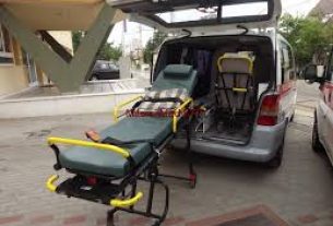 Ittas betegszállítók elejtettek egy halottat a berettyóújfalui kórházban