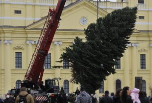 Debrecen karácsonyfa