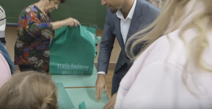 Itt osztanak lombgyűjtő zsákot Debrecenben