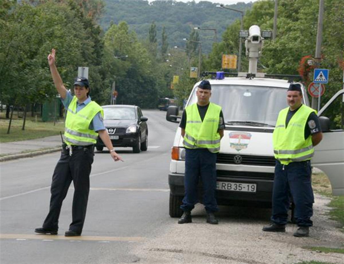 Rendőrségi akció, közúti ellenőrzés