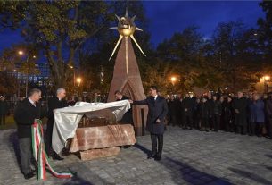 Felavatták a reformáció emlékművét Debrecenben