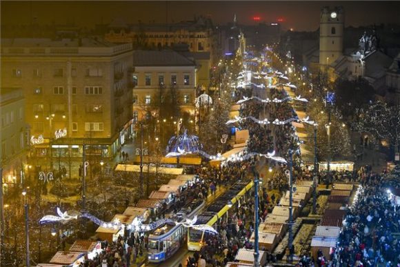 Karácsonyi díszkivilágítás Debrecenben