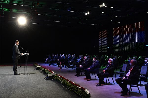 Gulyás Gergely miniszter állami kitüntetéseket adott át