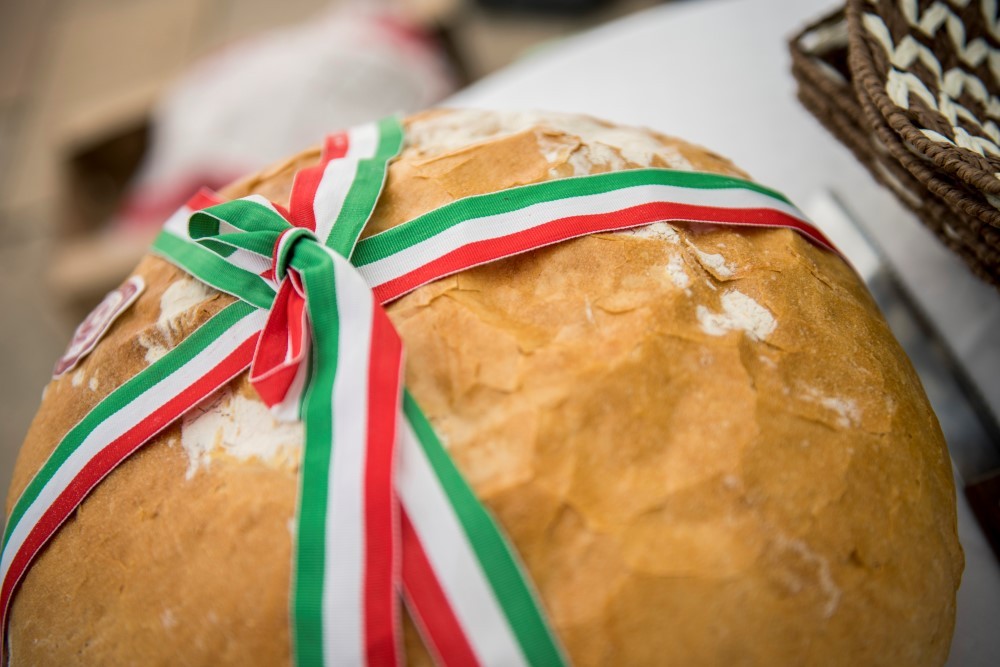 Kenyér, újkenyér augusztus 20-án