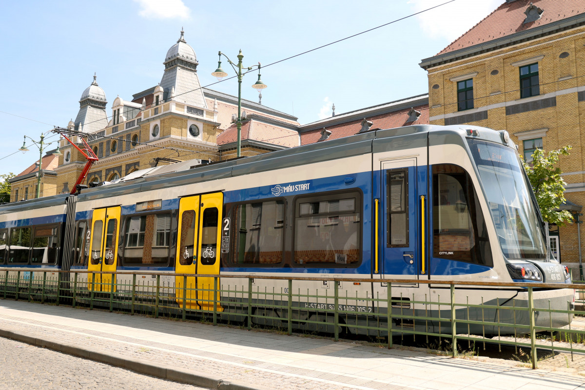 tram-train