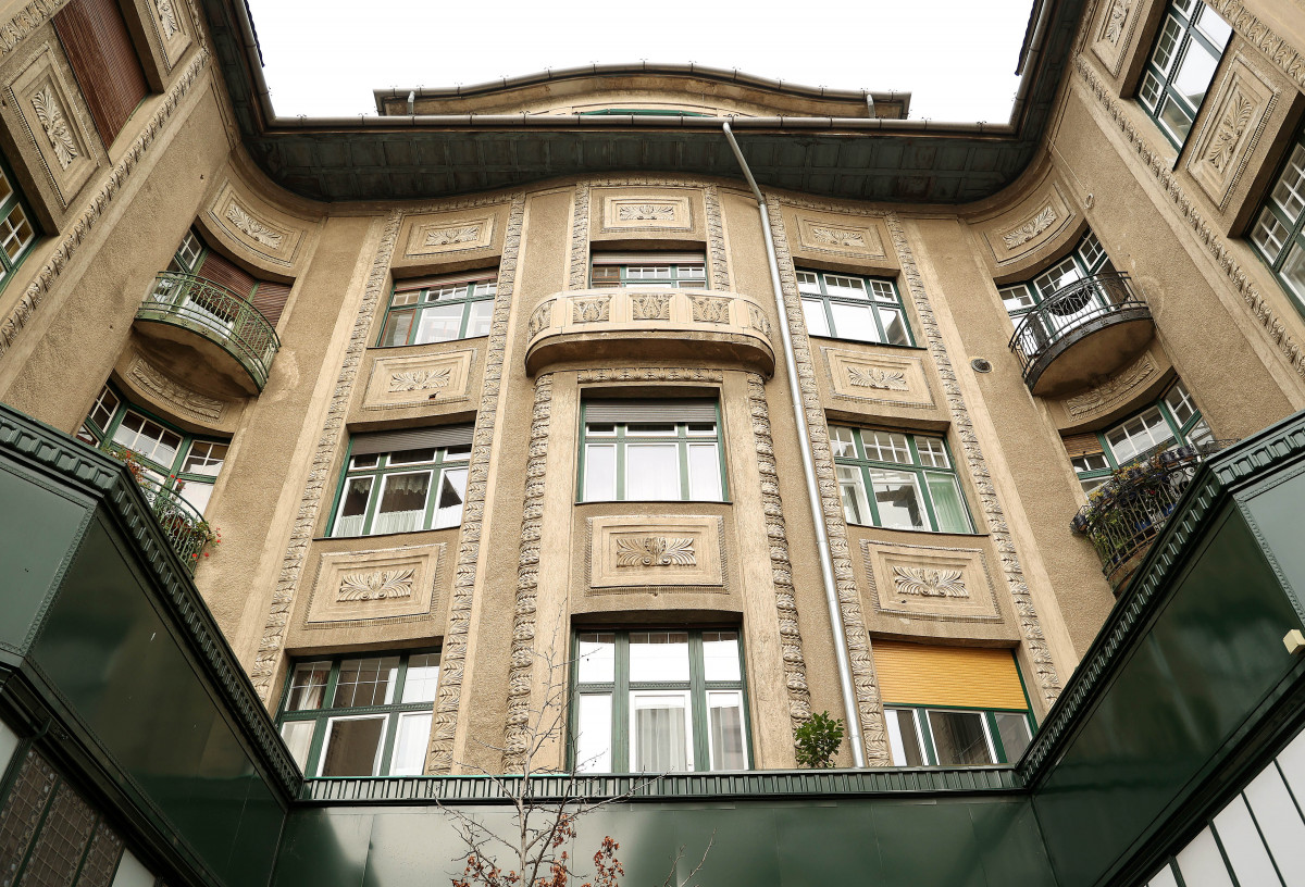 Debrecen, belváros, bérház, lakások