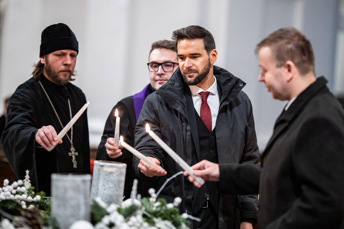 Barcsa Lajos gyertyagyújtása Debrecenben