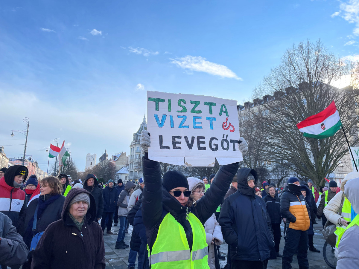 Akkumulátorgyár elleni tüntetés Debrecenben