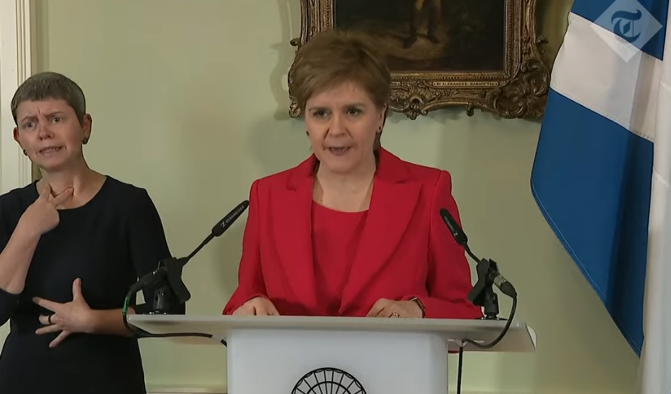 Nicola Sturgeon lemondott