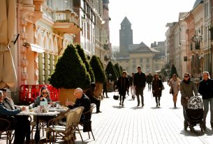 Szeged, időjárás, séta, március, tél, napsütés, tavasz, Kárász utca, terasz