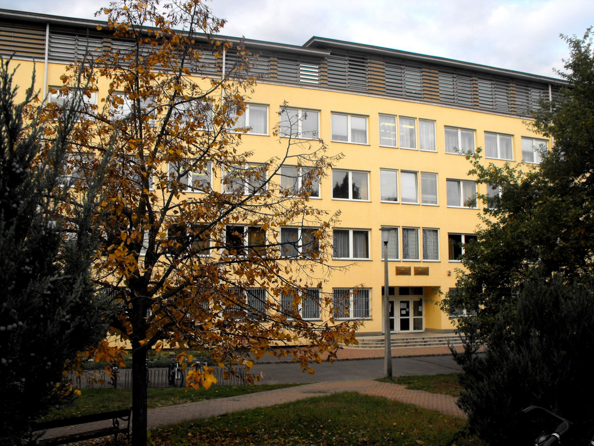 Debreceni Egyetem, Matematikai és Földtudományi tanszék épülete