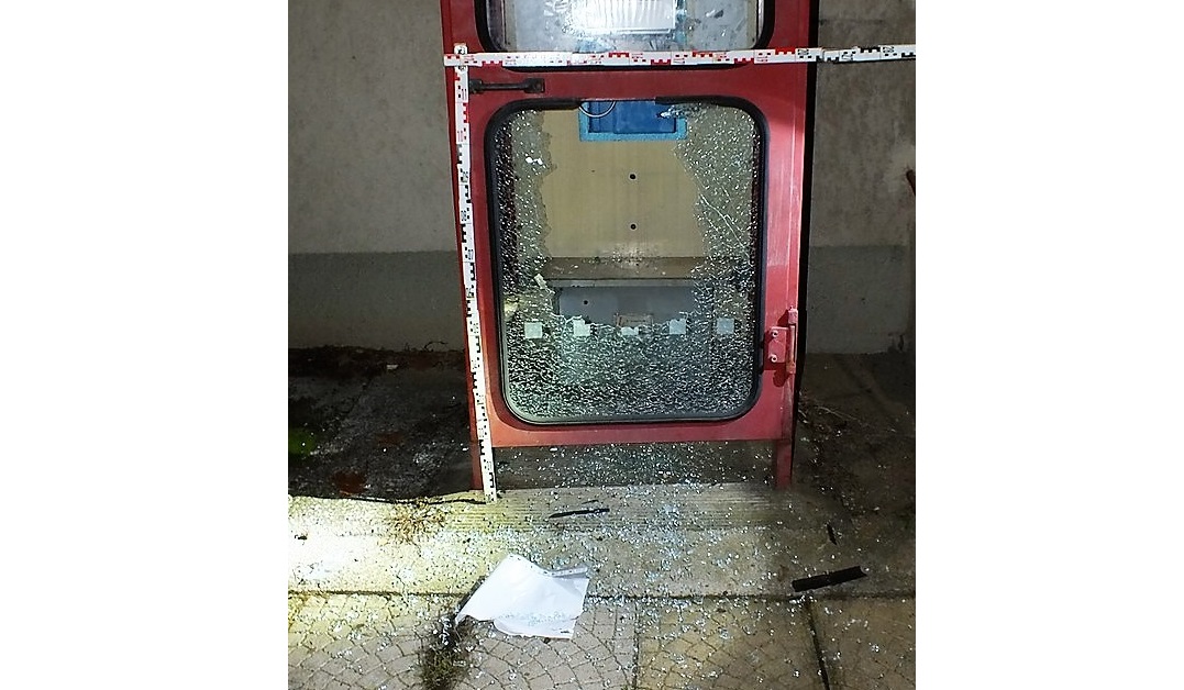 Machetével és húsvágó bárddal a kezében dühöngött egy férfi Tiszagyulaházán