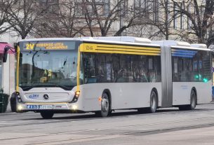 Villamospórló busz jár Debrecenben március 15-én
