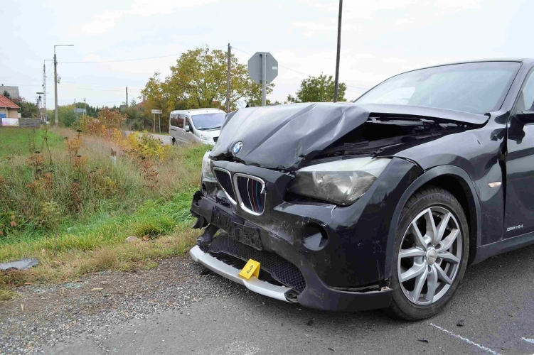 BMW baleset 42-es főút