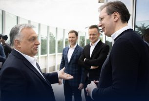 Orbán Viktor Aleksandar Vucsics szerb elnökkel találkozik Belgrádban