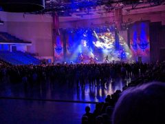 Nagyszabású koncertshowval tért vissza Debrecenbe