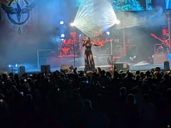 Nagyszabású koncertshowval tért vissza Debrecenbe