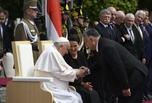 Ferenc pápa Magyarországon Orbán Viktor és Novák Katalin