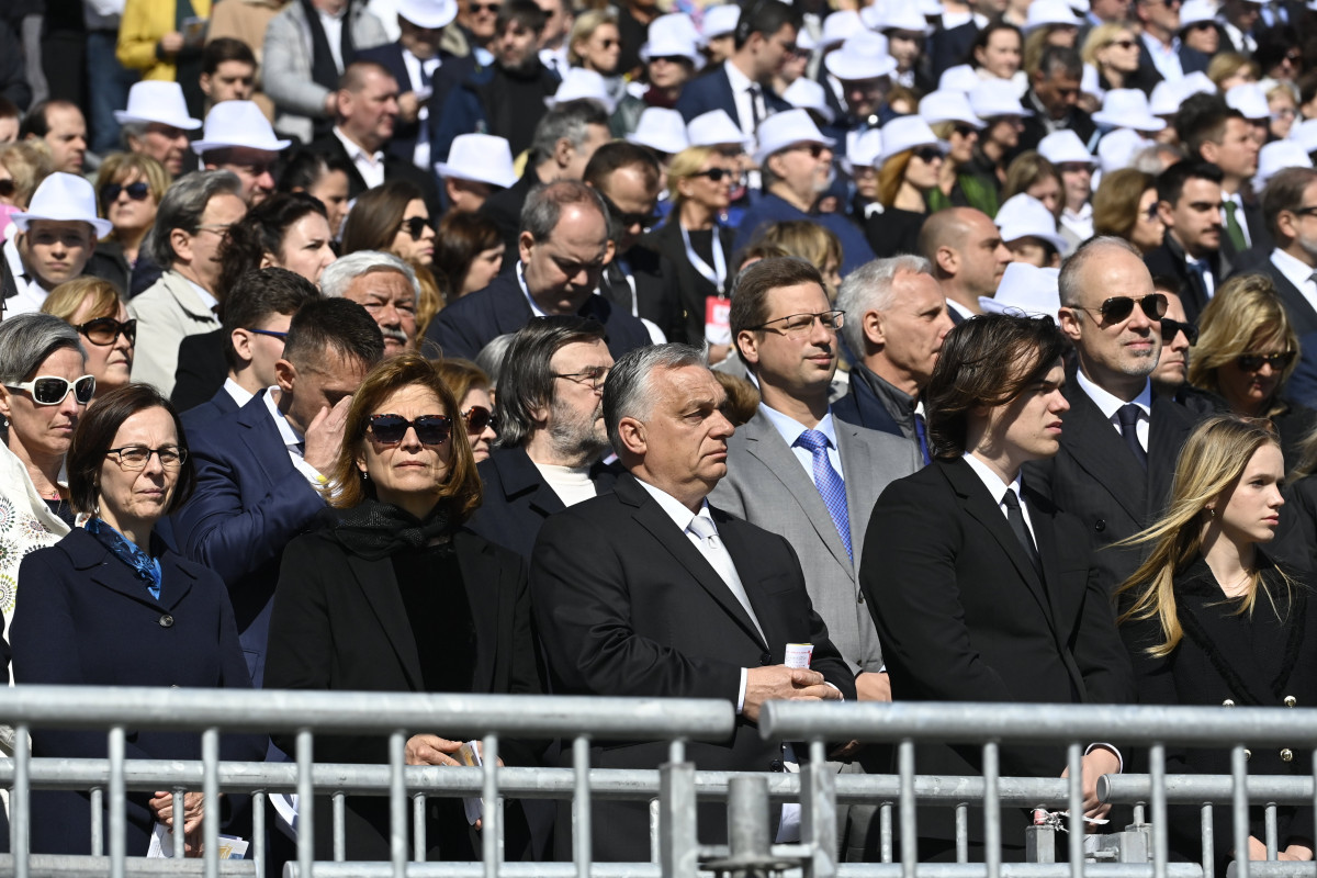 Orbán Viktor Ferenc pápa miséjén