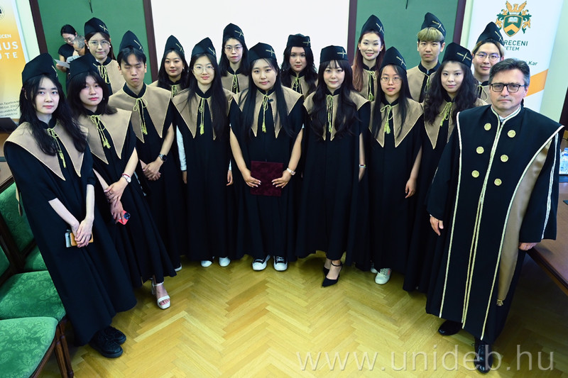 Kínai hallgatók a Debreceni Egyetemen