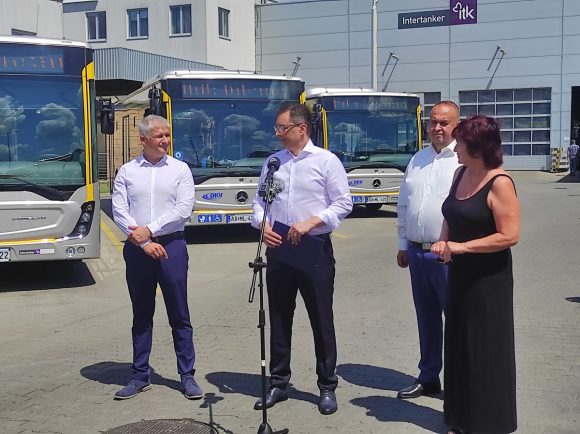 DKV új buszok átadása