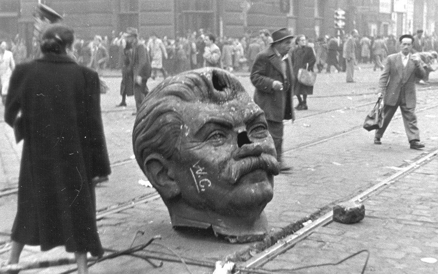 Orosz tankönyv 1956-os magyarok