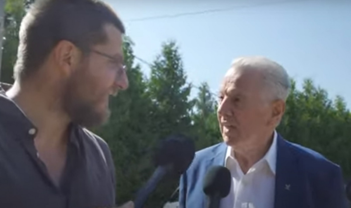 Schmitt Pál buzi mikrofon