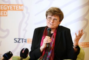 Szeged, Karikó Katalin, Nobel-díj, kutató, kutatóprofesszor, köszöntés, SZTE, Szegedi Tudományegyetem, ünnepi ülés, egyetem