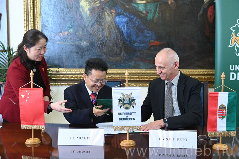 Újabb kínai kapcsolatok épülnek a Debreceni Egyetemen