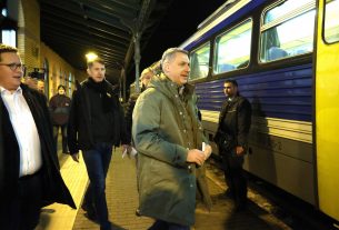 Szeged, Lázár János, vonat járat, Szeged-Szabadka, vasút, vonat, közlekedés, MÁV, vasútállomás