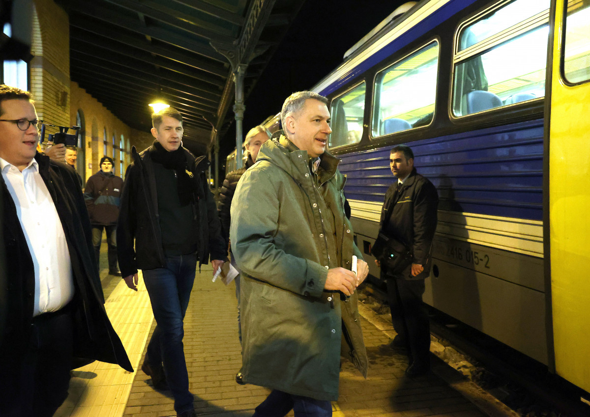 Szeged, Lázár János, vonat járat, Szeged-Szabadka, vasút, vonat, közlekedés, MÁV, vasútállomás