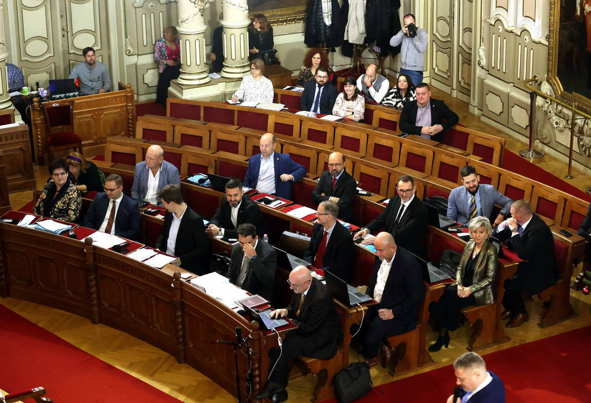 Szeged, közgyűlés, városháza, önkormányzati képviselő, önkormányzat