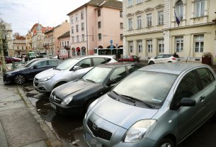 Szeged, autó, drágul, parkolás, parkoló automata, Széchenyi tér