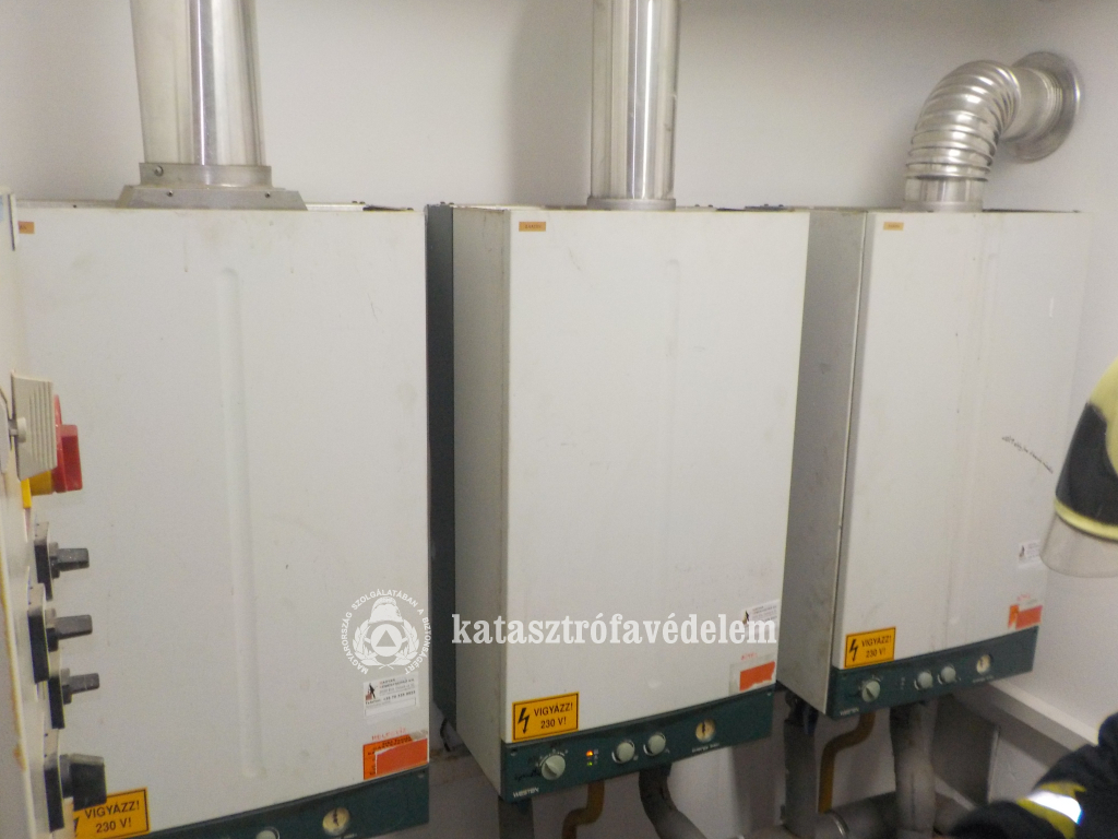 Szén-monoxid miatt hívták a tűzoltókat a nagyhegyesi idősek otthonába