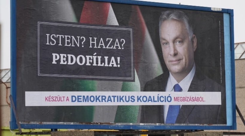 Pedofilozós, orbános plakátkampányt indított a DK