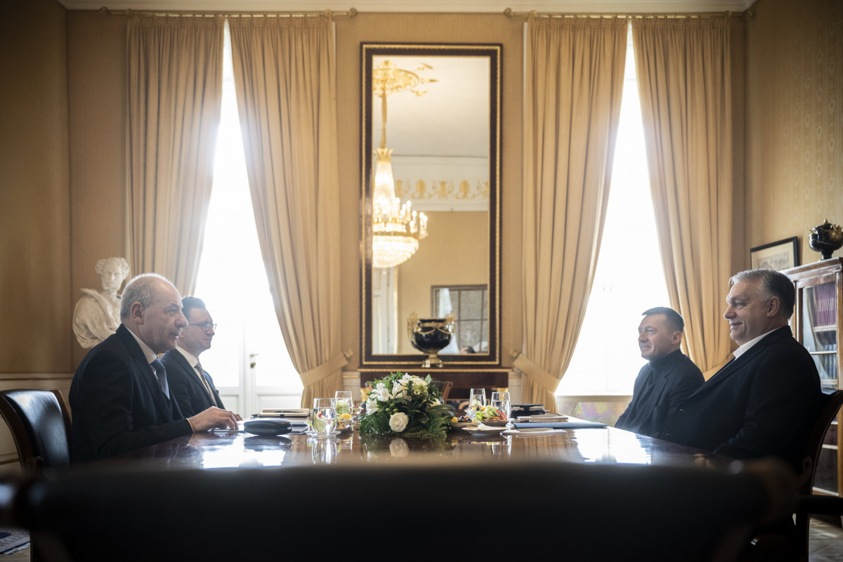 Orbán Viktor a köztársasági elnökkel egyeztetett
