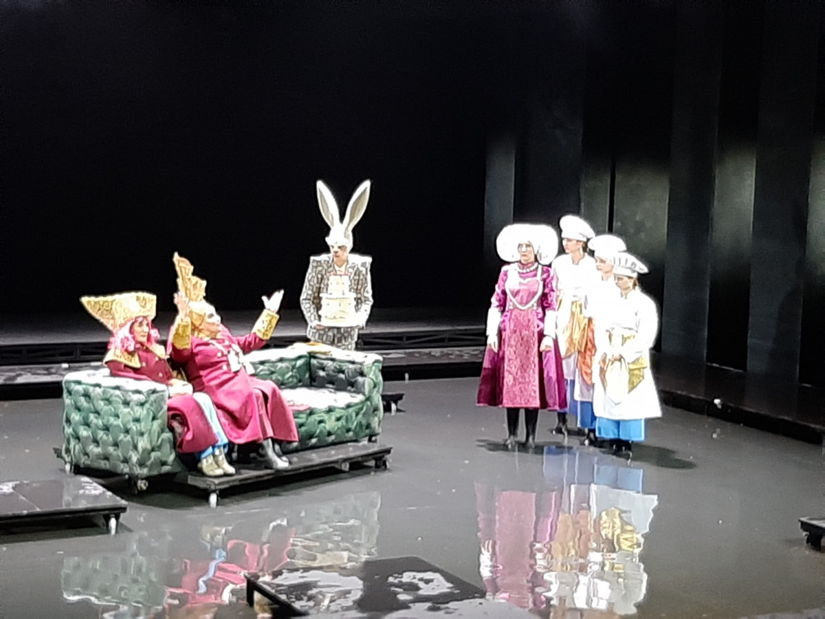 Lewis Carroll - Alice Csodaországban a Csokonai Fórumban