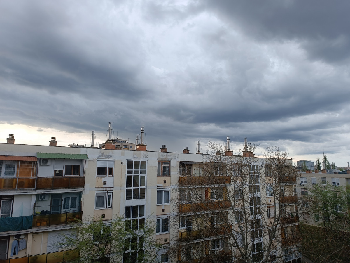 Viharfelhők Debrecen egén