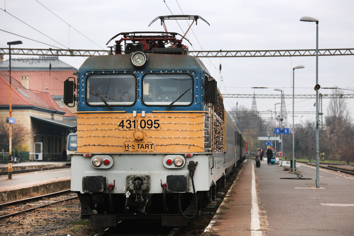 Szeged, MÁV, vonat, vasút, Nagyállomás, fénymozdony, advent, karácsony