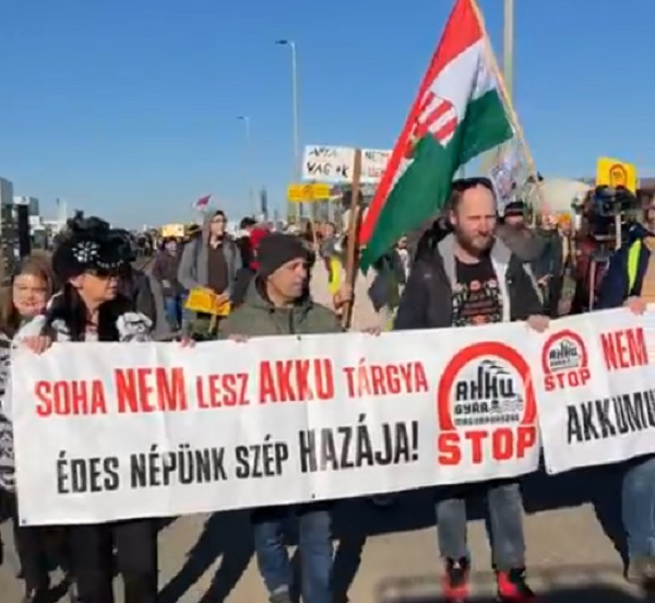 Akkumulátorgyáras tüntetés Debrecenben