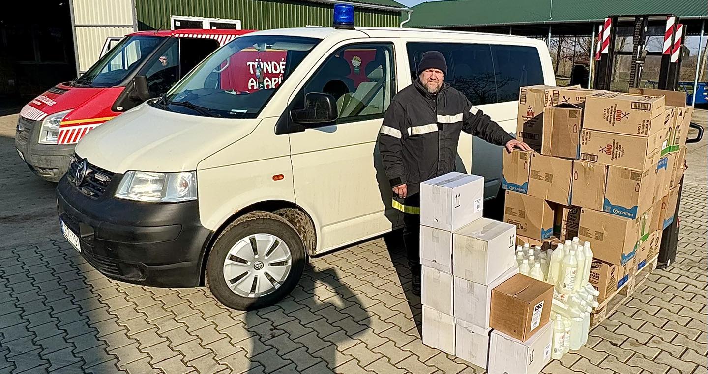 Tisztítószer-adományt kaptak a téglási önkéntes tűzoltók