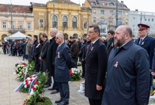 Orosz főkonzul a debreceni március 15-ei ünnepségen