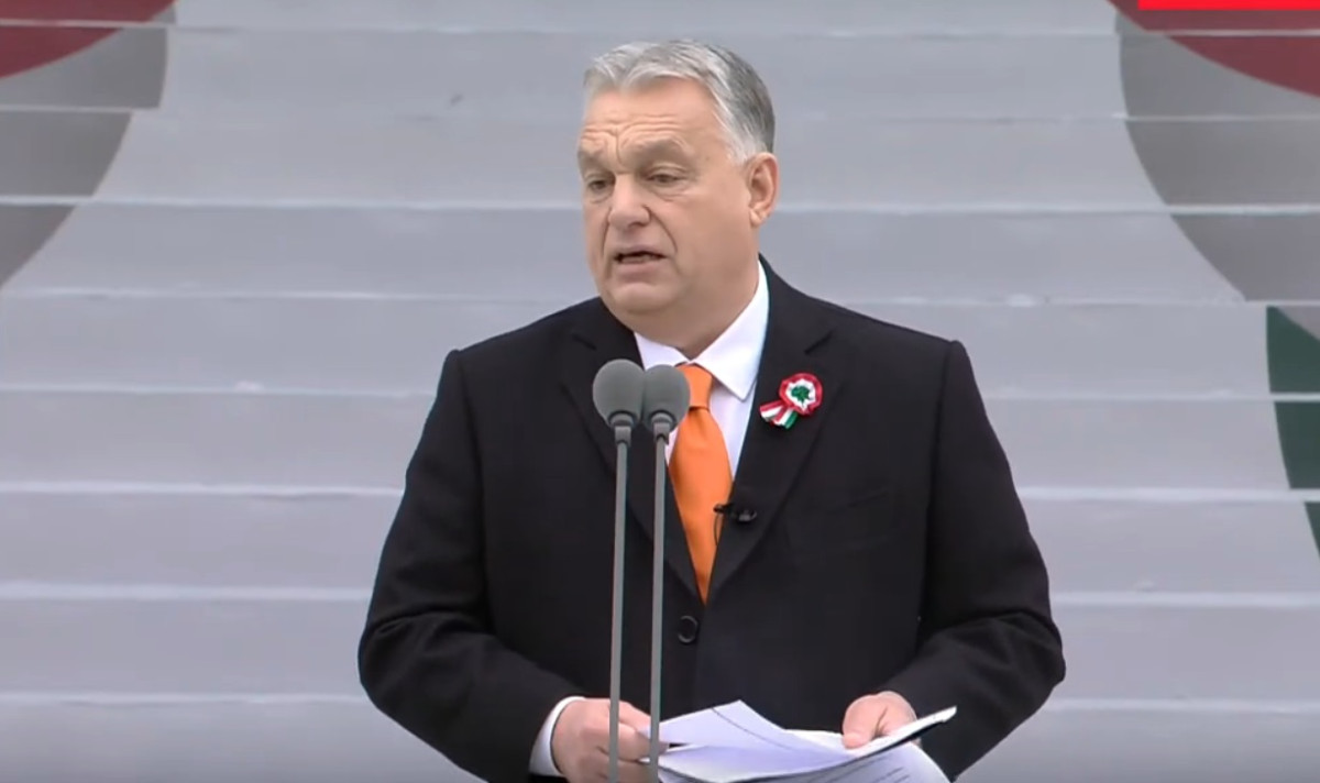 Orbán Viktor március 15 poloska