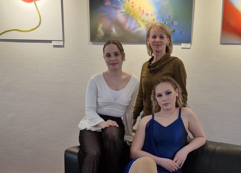 Hársfalvi Tamara, Mile Regina Noémi és Lévai Emese