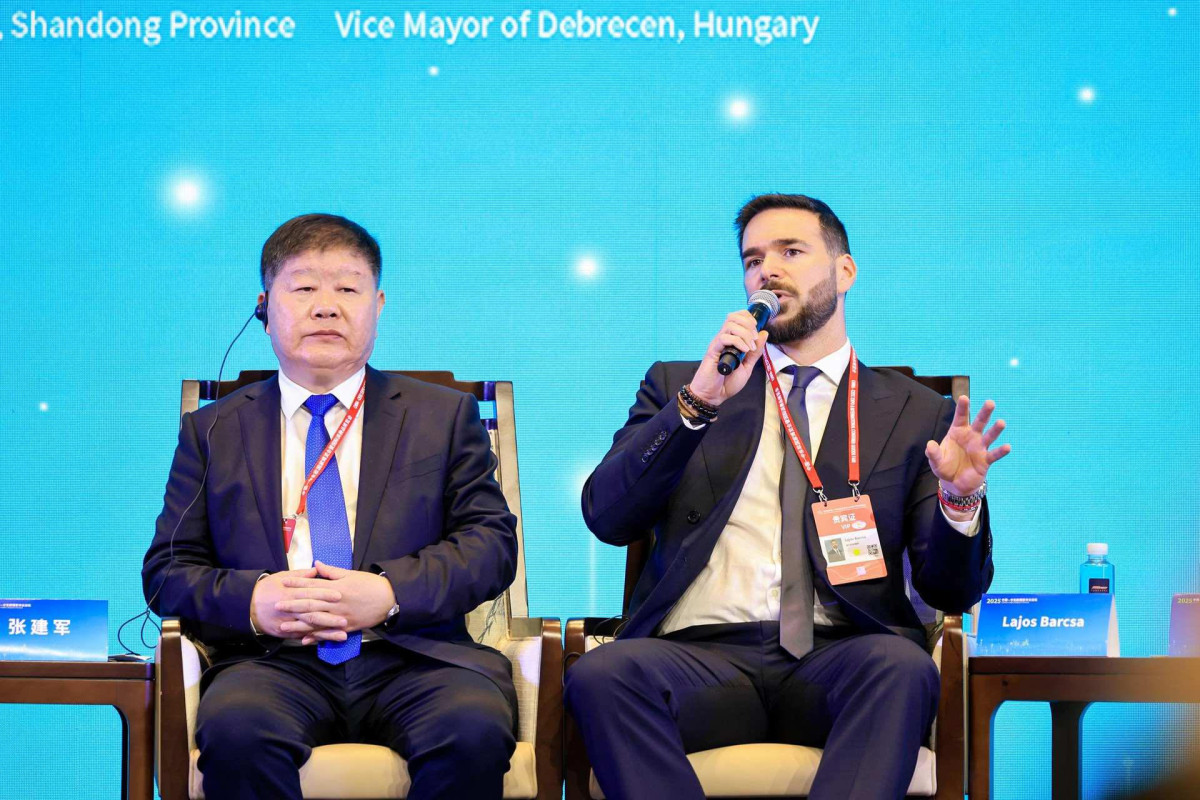 Barcsa Lajos Kínában képviselte Debrecent