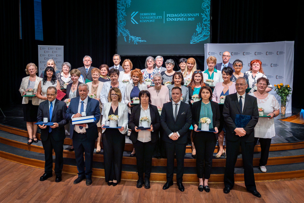 Díjazták Debrecen legkiválóbb pedagógusait