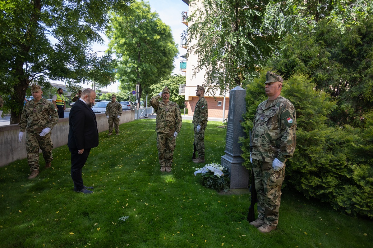 Debrecen szőnyegbombázására emlékeztek