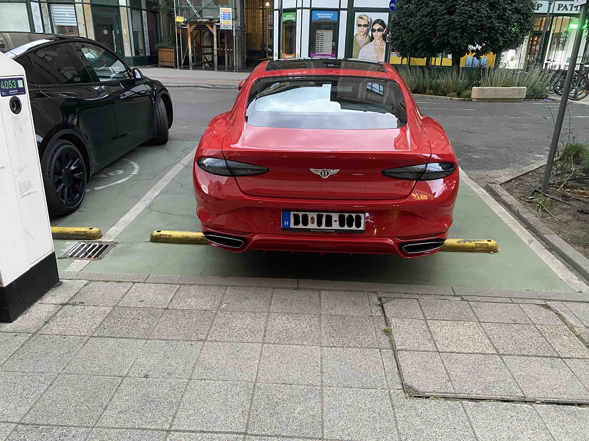 Bentley Debrecenben