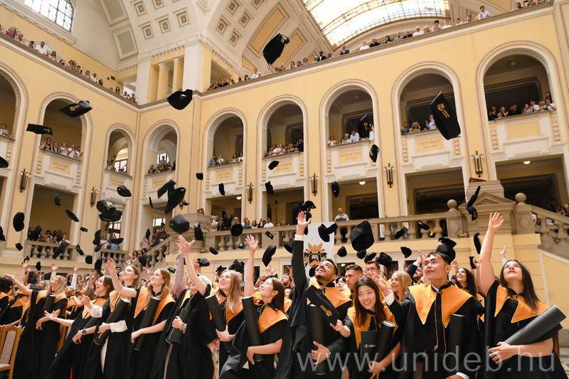 Új orvosokat avattak a Debreceni Egyetemen