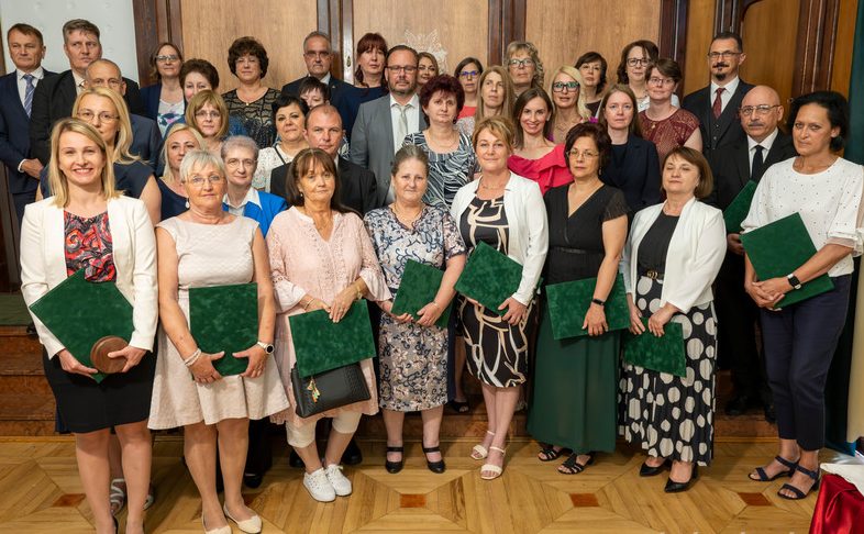 Kiváló dolgozóit díjazta a debreceni Klinikai Központ